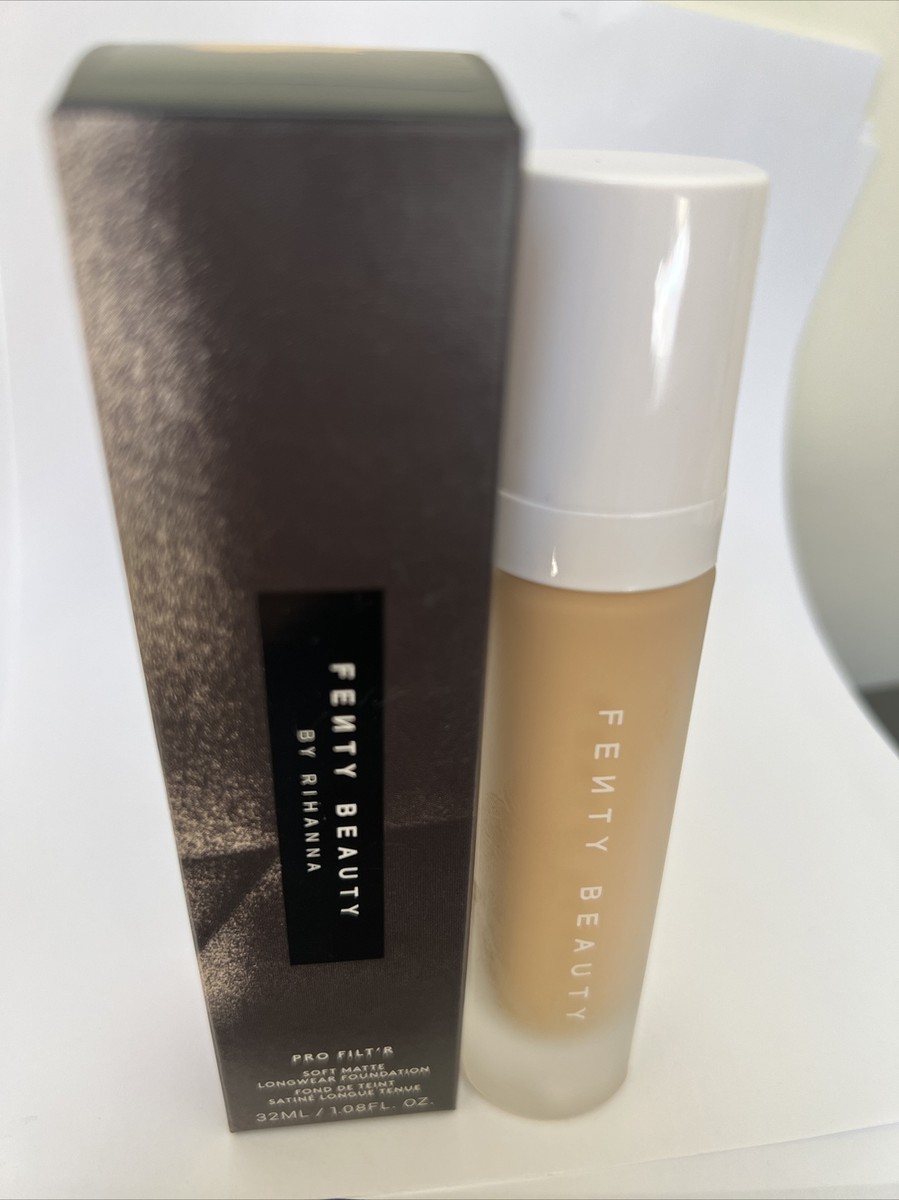 Fenty Beauty Rihanna Pro Filt'r Soft Matte Longwear Foundation