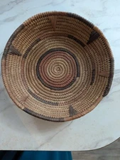 Vintage 1970s Handwoven Basket - African - Good condition