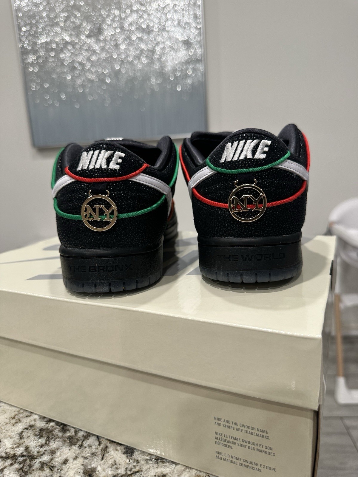 Size 9.5 - Nike SB Dunk Low Pro Bronx Girls Skate Brand New thumbnail 4