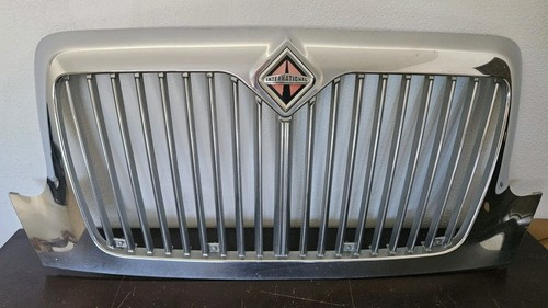 3551015C96 INTERNATIONAL 4300 Grille Assembly - USED - OEM - READY TO SHIP