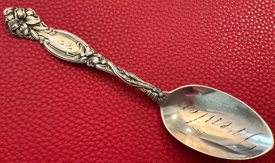 Cuchara de recuerdo de ley Frontenac by International 5 5/8" Trenton Nueva Jersey 21 g Foto 3 de 4