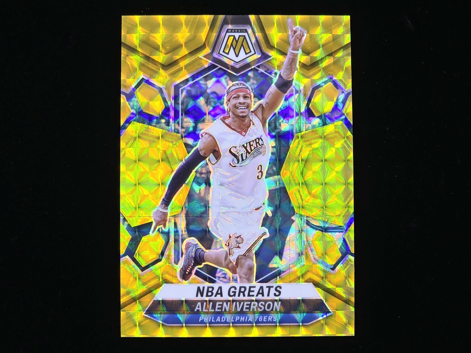 Allen Iverson 2023-24 Panini Mosaic NBA Greats Gold Mosaic 4/10 SSP 76ERS