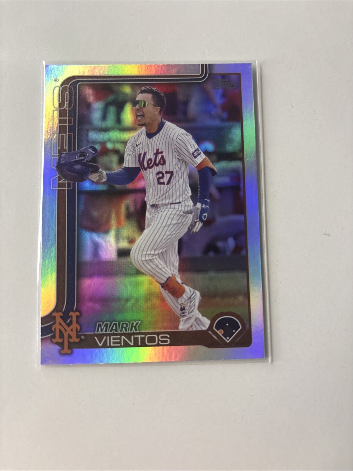 2025 Topps Series 1 Mark Vientos #174 Golden Mirror Image Variation