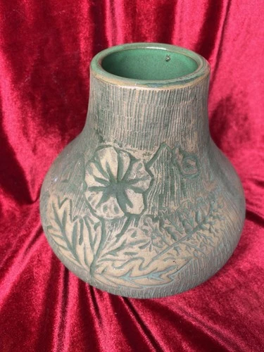 Redwing Pottery Brushware Vase Green And Brown Leaf Pattern