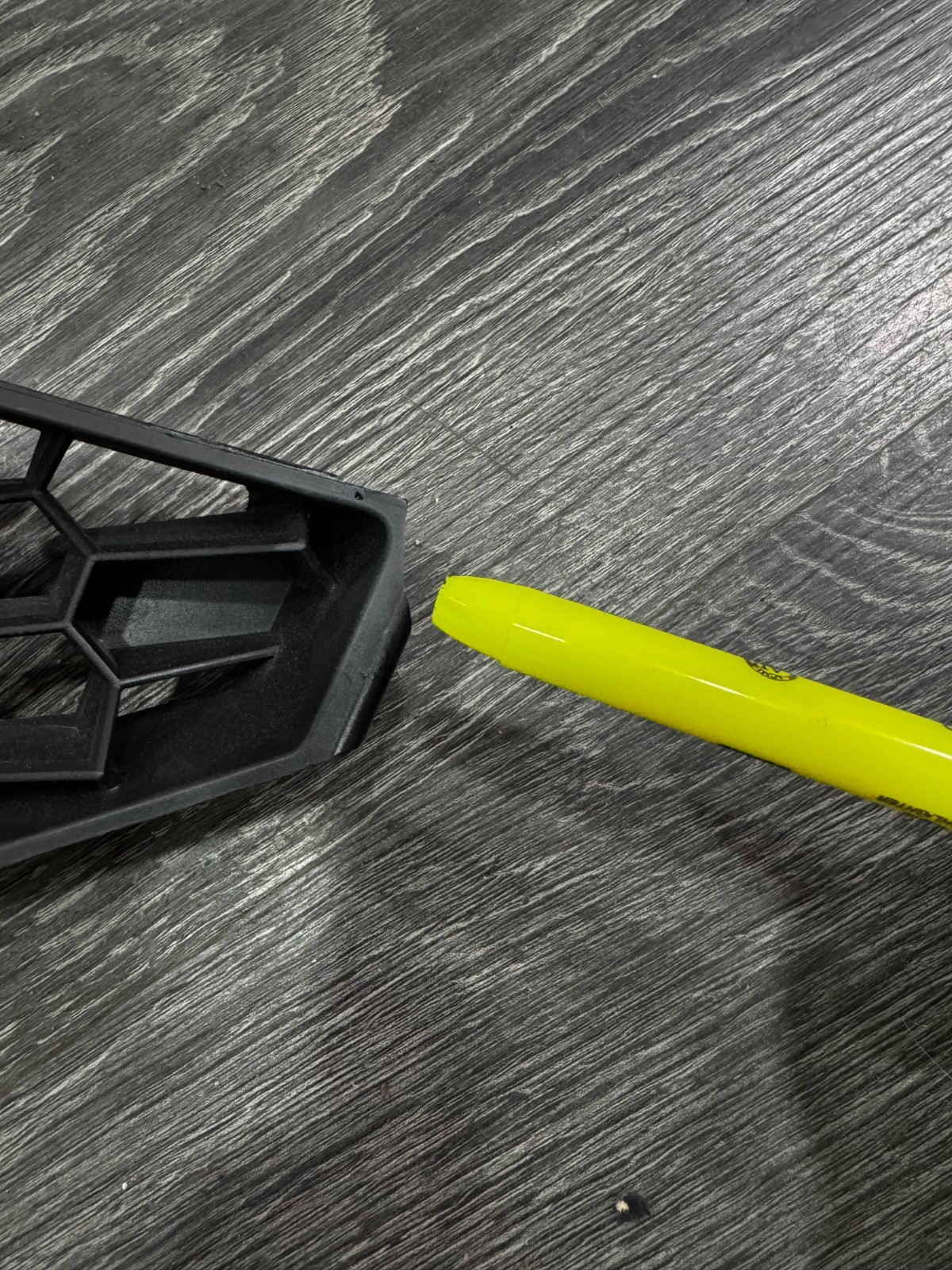 LAMBORGHINI HURACAN FRONT PASSENGER BUMPER GRILLE 4T0807682A