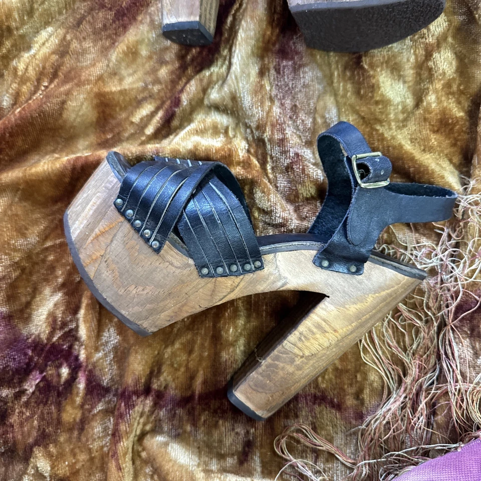 Vintage 1970s Leather & Wood Platform Shoes High Heels Strutters Strappy 1960s - Image 3 of 4
