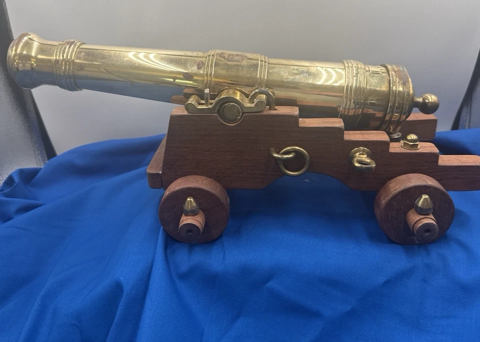 Cañón de saludo estilo Herreshoff señal de saludo polvo negro RGB 10 gagos Foto 3 de 4