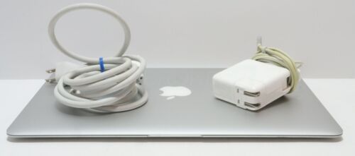 Apple MacBook Air Core i5 1.8GHz 8GB RAM 128GB SSD 13" MQD32LL/A (2017) - Afbeelding 2 van 24