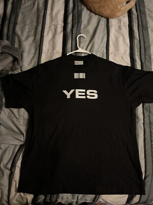 VTMNTS Black  Yes/No  T-Shirt  Sz-Medium Lightly Worn (No Rips/Discoloration)