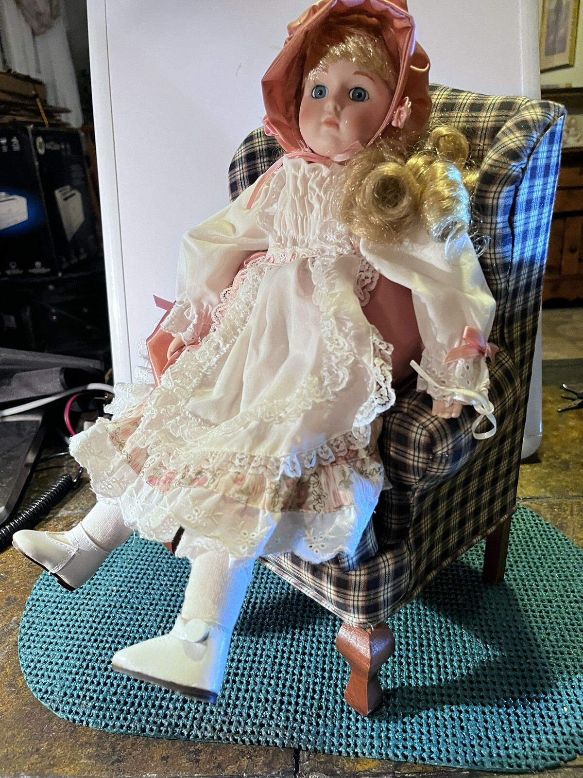 Picture 1 of 4