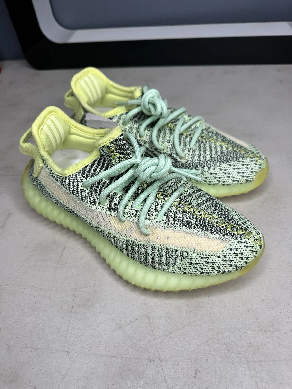 Taglia 4 Adidas Yeezy Boost 350 V2 'Yeezreel Reflective' FX4130 nuove senza scatola