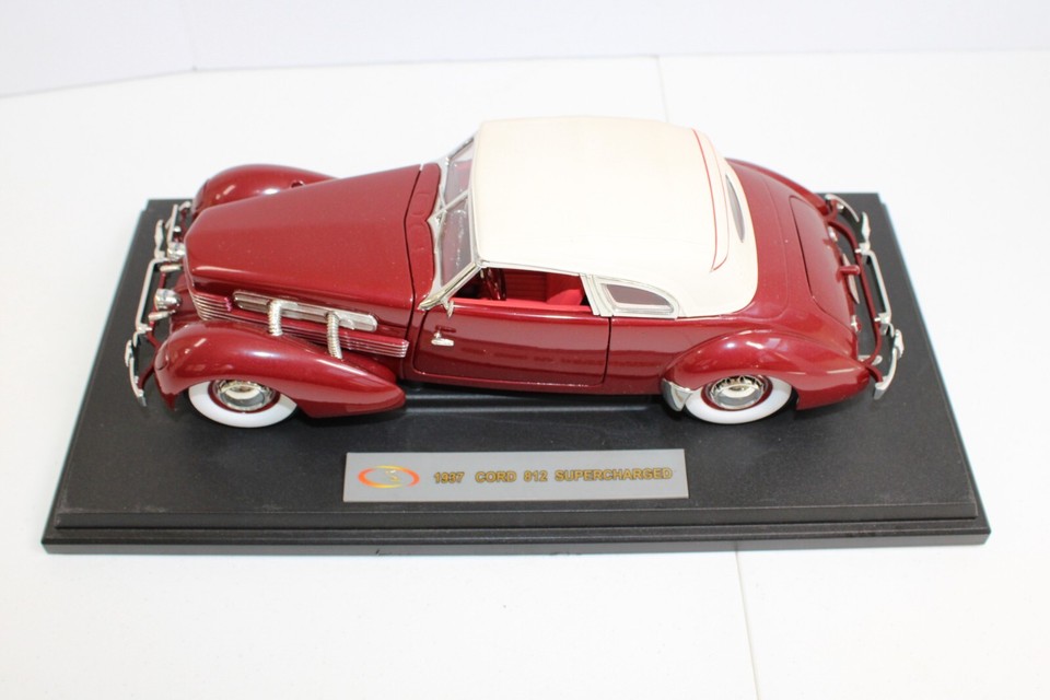 Modellino Auto 1:18 Signature Models Cord 812 Cabriolet 1937, Colore Nero, Diecast