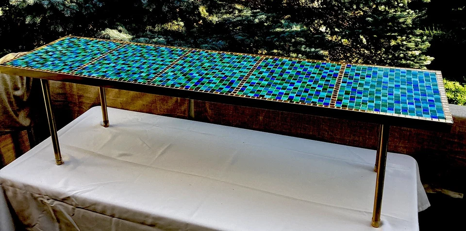 "MESA DE CENTRO ITALIANA MODERNA DE MEDIADOS DE SIGLO 72"" DE LARGO MOSAICO DE VIDRIO Circa 1960" Foto 3 de 4