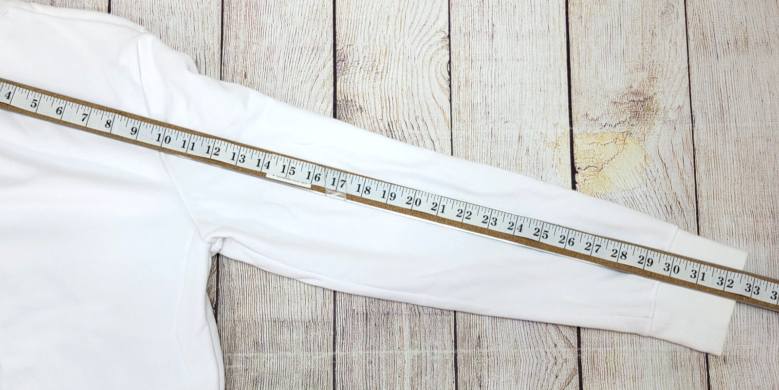 H&M  Men’s Pullover Fleece Good Vibes Live Long Live Free Sweatshirt Medium thumbnail 7