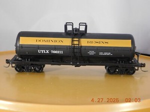Presidents Choice - Mehano HO Scale 40' Tank Car Dominion Resins