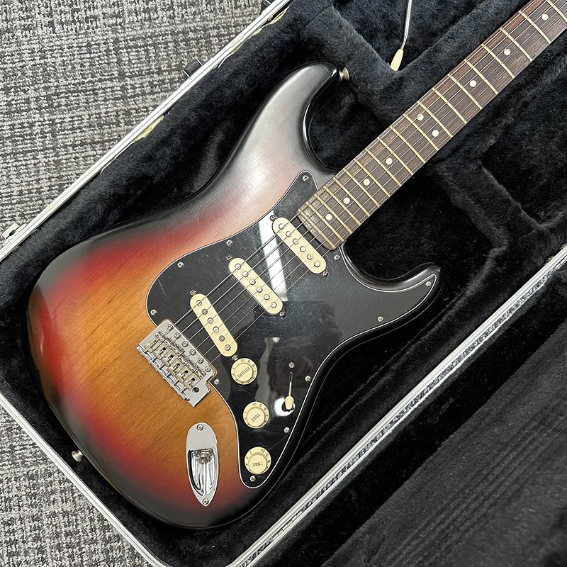 Fender USA Highway One Stratocaster 2007-2008 Used