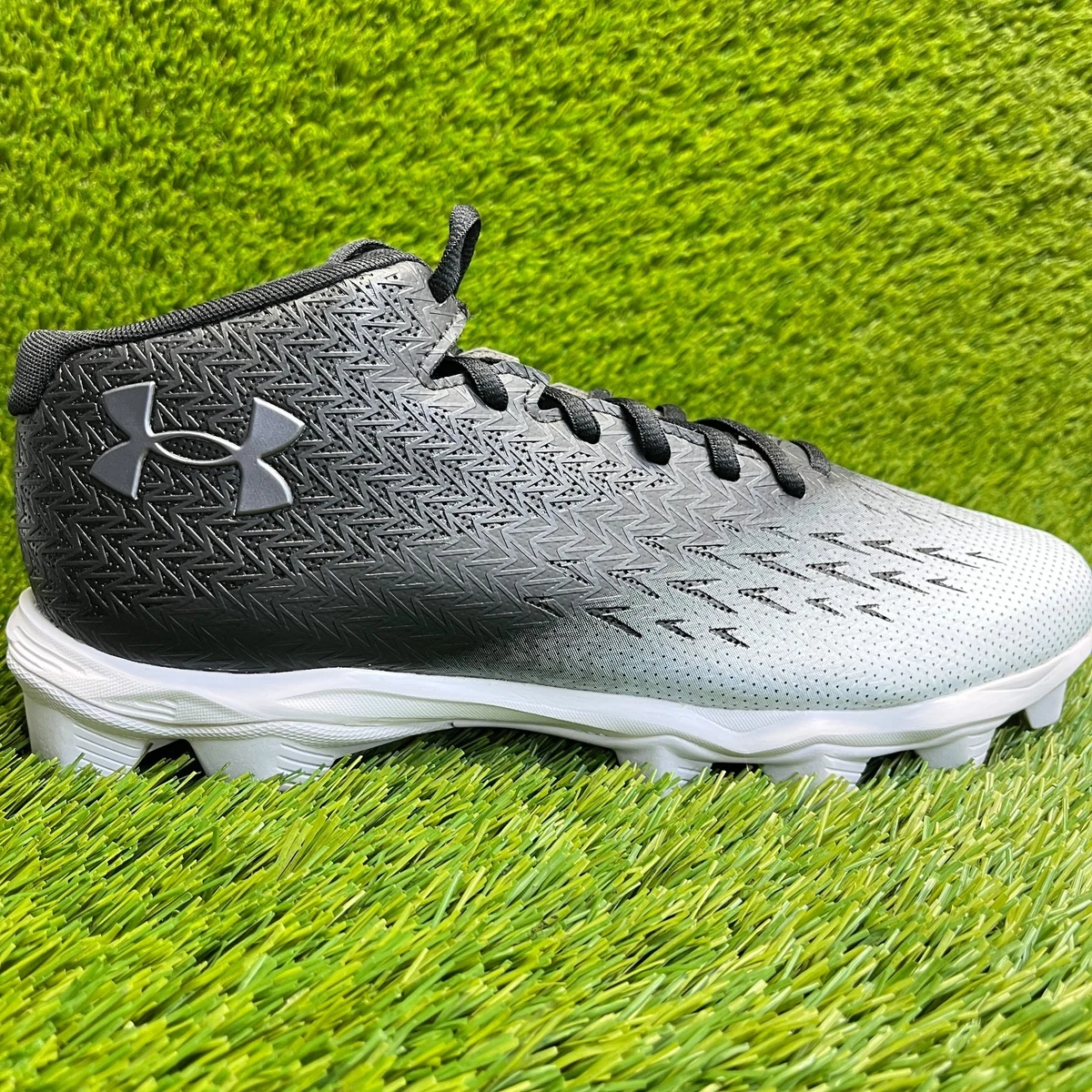 Preowned Under Armour  Football Cleats Size 9.5 Amazon.com | UNDE UA Spotlight Fr - 3026339-001 Black-White  main image 4