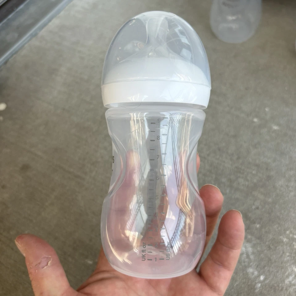 LOT OF 8 - Phillips Avent Natural Bottles Nipples & Tops 9oz Plastic Complete - Image 4 of 4