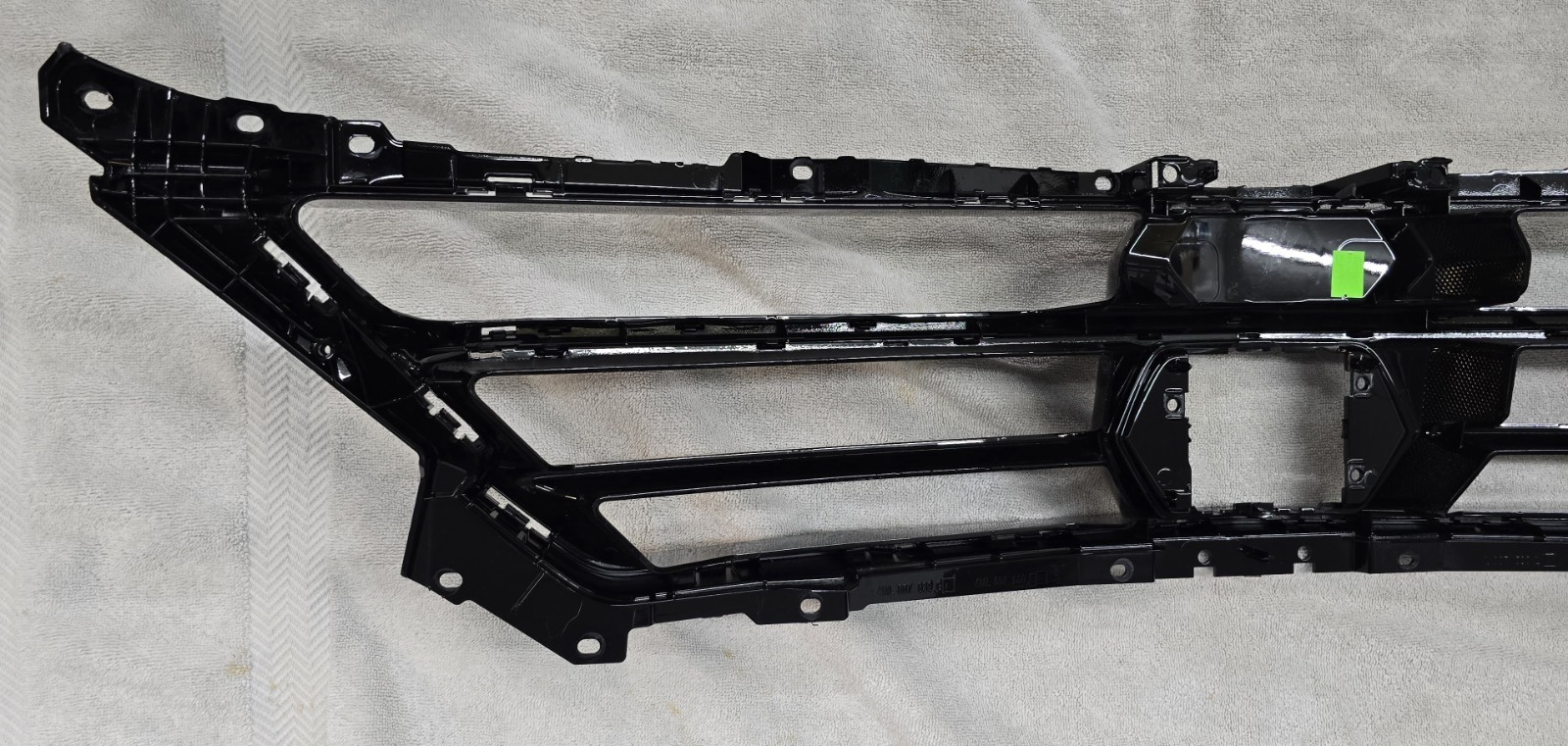 Lamborghini Urus Grille Grill Center Bumper Gloss Black 4ML807639
