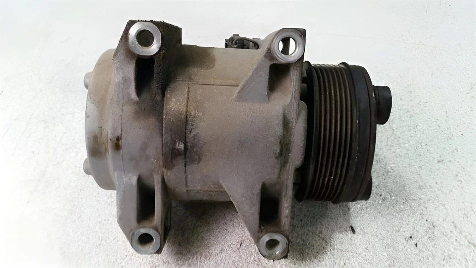 04-07 Nissan Titan Nissan Armada & Infiniti QX56 AC Compressor 5.6  Assembly OEM - Imagem 2 de 4