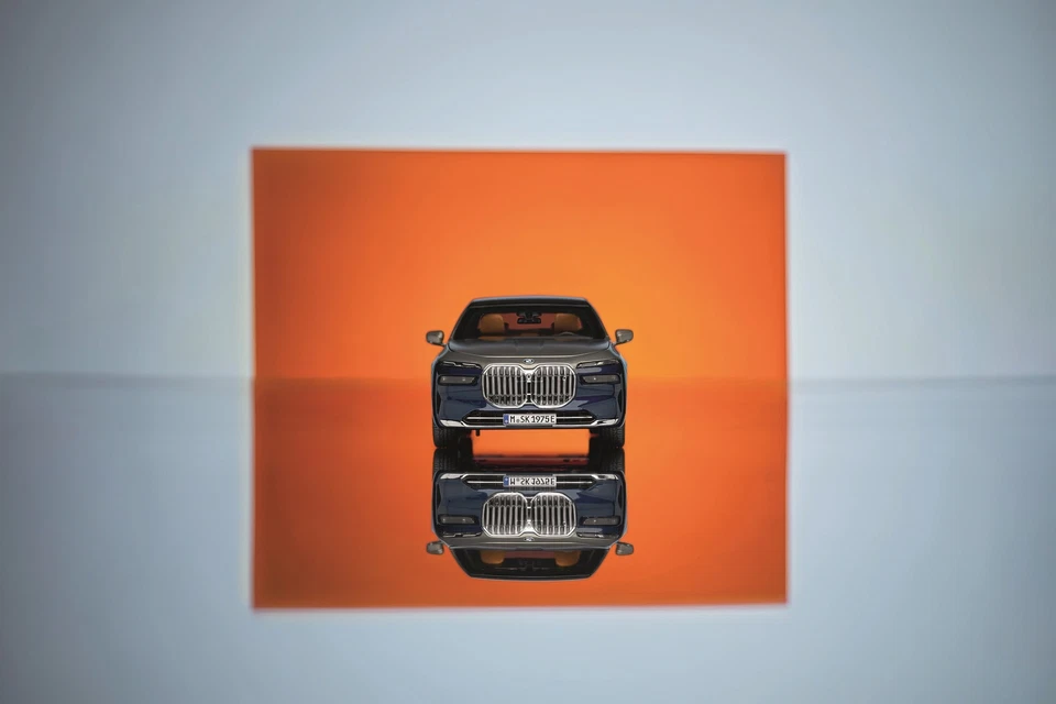 BMW Genuine Car Model Miniature i7 1:18 Scale Oxide Grey Blue 80435B54CC7