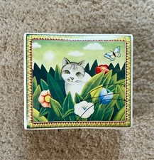 Vtg. Russ Berrie Trinket Box Kitty Majestic Cats In Garden Design 