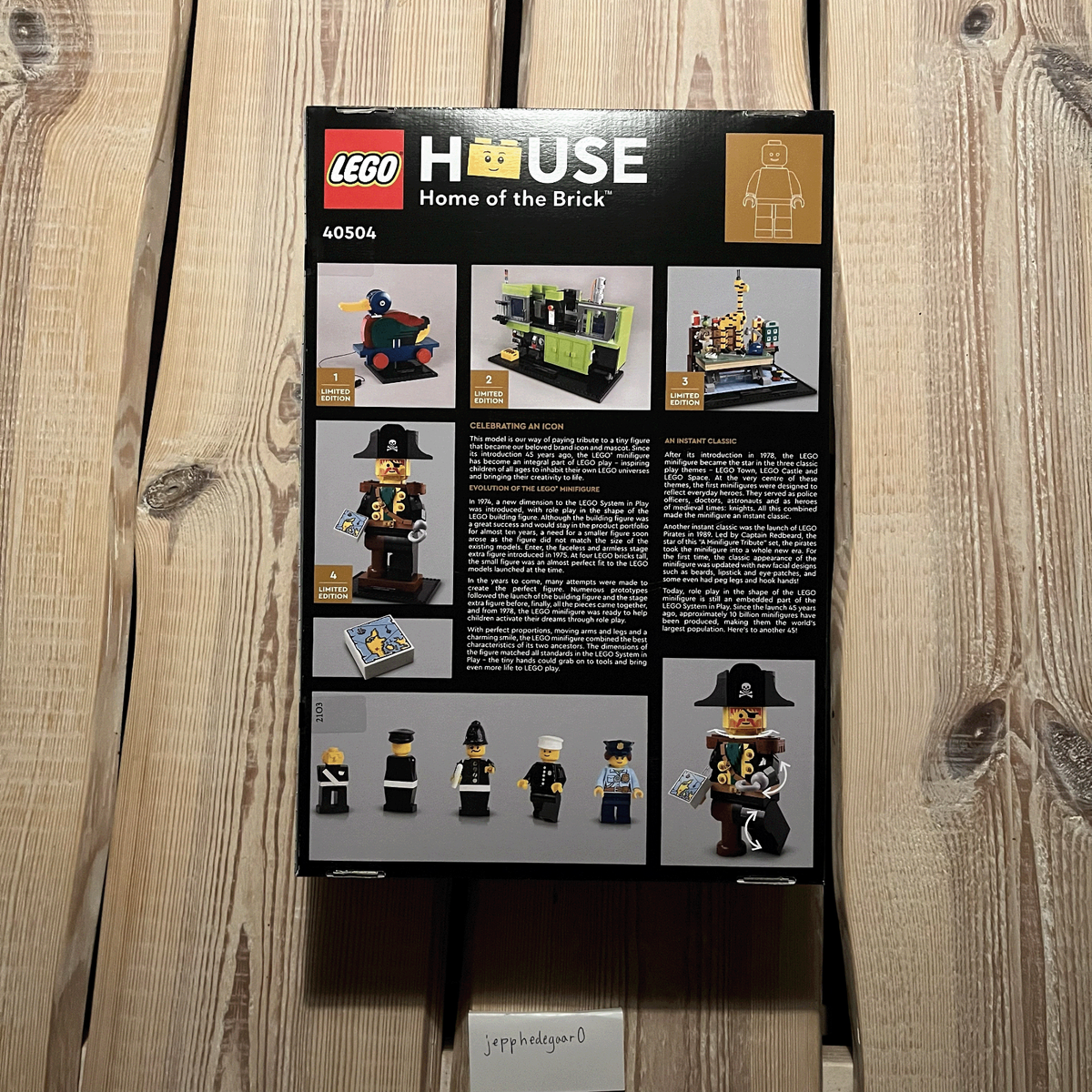 LEGO House 40504: A MINIFIGURE TRIBUTE + FREE SHIPPING (No US 