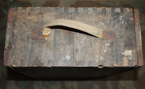 ORIGINAL WW2 GERMAN Kart.l.F.H. 18 10.5 CM FELDHAUBITZE AMMO BOX 1944 WH SS - Picture 13 of 24