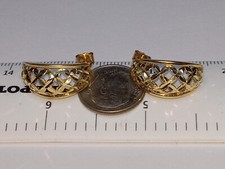 14KT YELLOW GOLD "J" SHAPED POLISHED LATTICE STUD EARRINGS 3/8 X 3/4", 2.6G