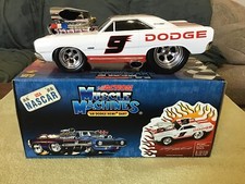 2005 Action KASEY KAHNE 9 Dodge NASCAR 1968 Hemi Dart Muscle Machine 1/18