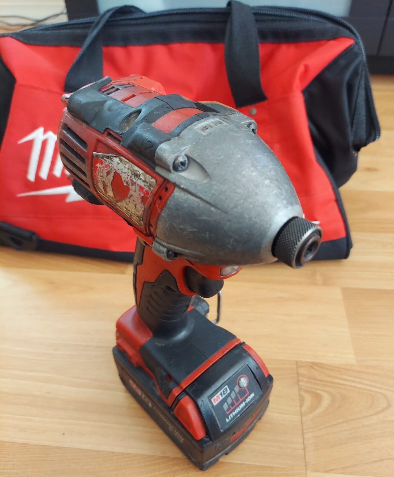 Milwaukee 1/2” Hammer Drill/Driver 260420 1/4” Impact Driver Combo Kit