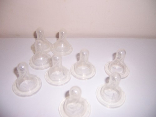 dr Browns bottle nipples size 2,3,4  lot boxSS