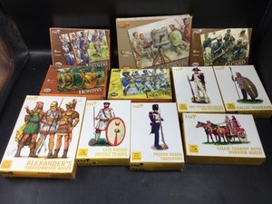 VTG Lot of 10 HaT Industrie Military Model Figure Kits 1/72 Scale Roman Waterloo