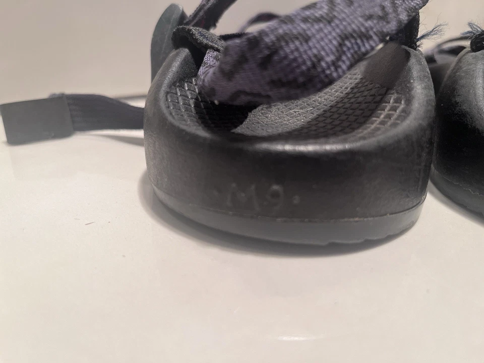 Chaco’s para hombre talla 9 púrpura y negro con detalles en naranja estampado Foto 3 de 4