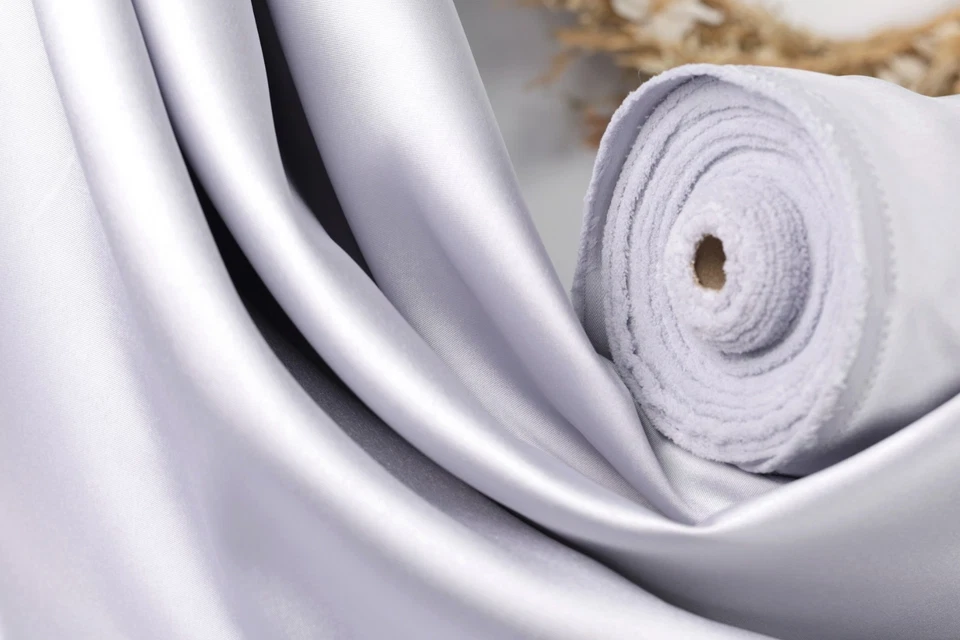 Tela de satén Mikado plateada 58/60" de ancho por yarda 605 Foto 3 de 4