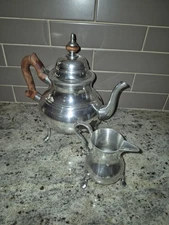 Williamsburg Stieff Pewter Teapot & Creamer Set CW80-31 CW83-32 Colonial Style