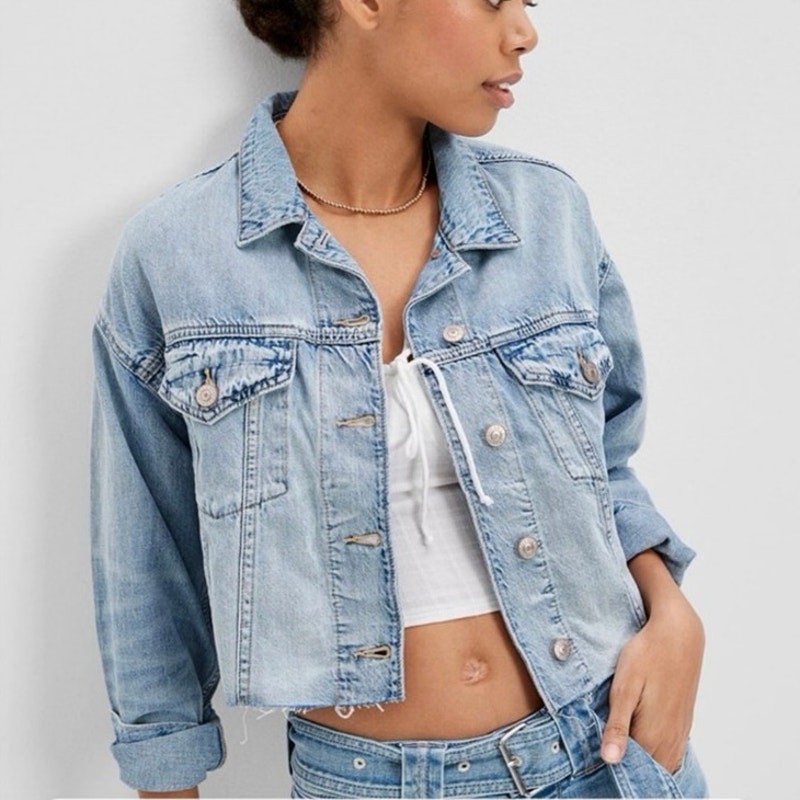 American Eagle Cropped Denim Jacket Womens XXL Blue Raw Hem Trucker