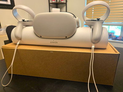 Oculus Quest 2 and Anker Charging Stand