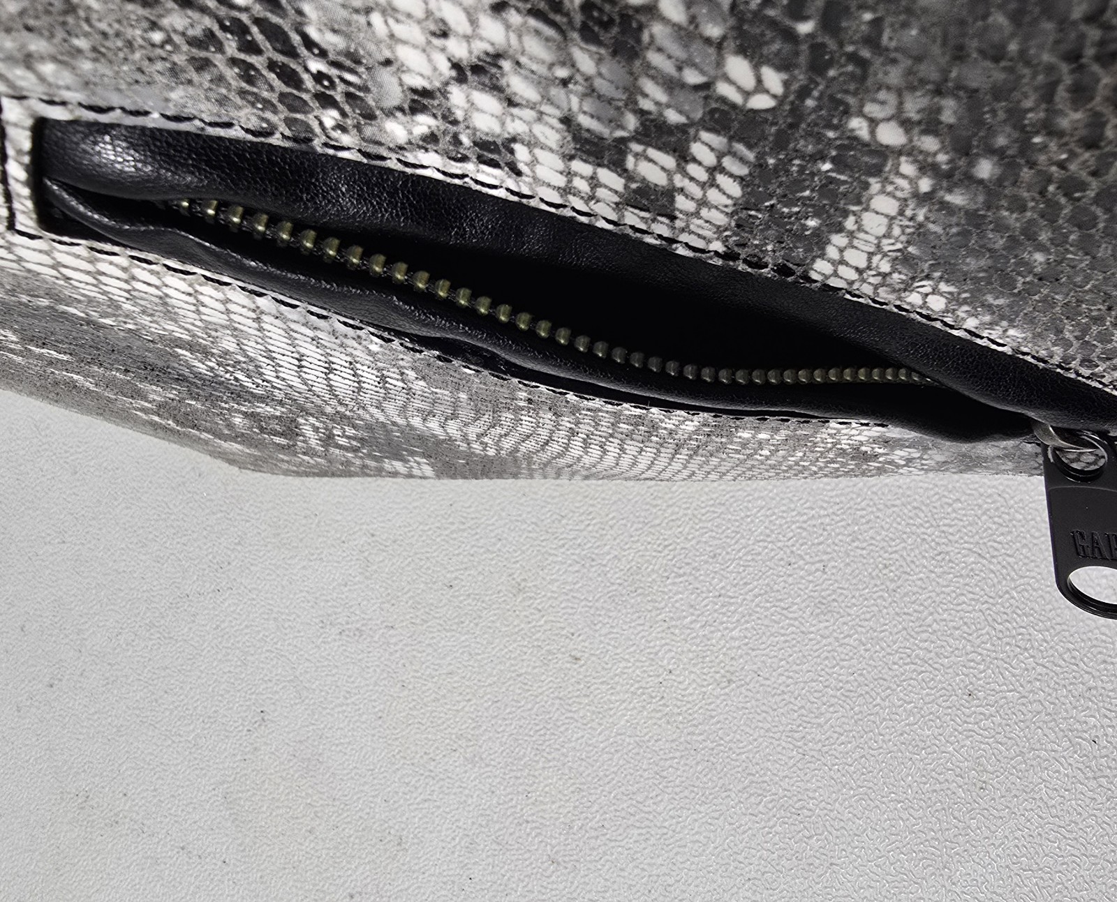 GAP Small Black & Gray PYTHON PRINT Textured Leat… - image 11