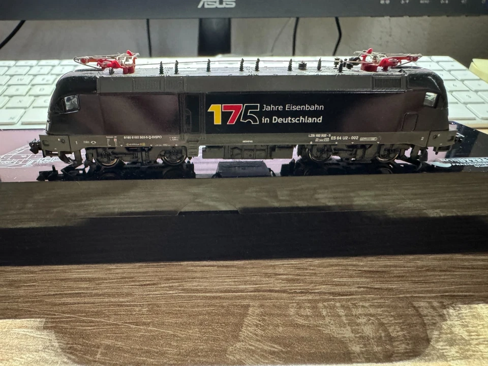 Hobbytrain H2761 Locomotive Électrique Taurus Spécial 125 Ans Train Top État Ovp - Photo 2/4