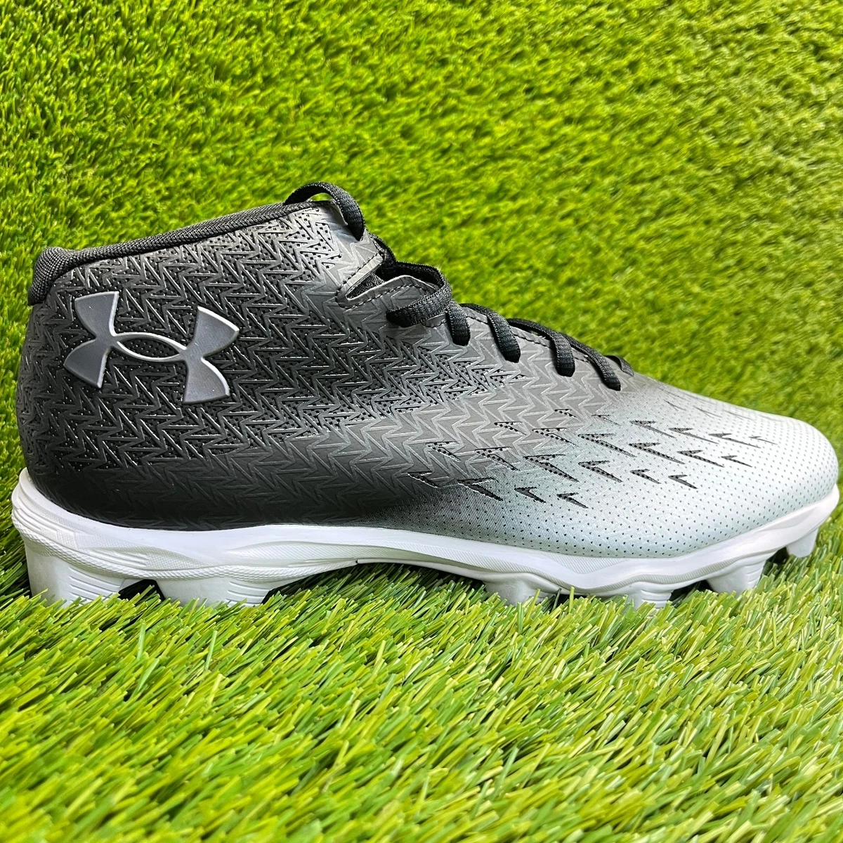 Under armour 11.5 US Black Football Shoes & Cleats for Men  display picture 1