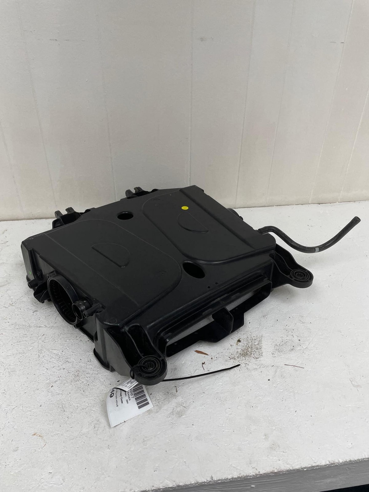 2016-2020 BENTLEY BENTAYGA AIR CLEANER INTAKE FILTER HOUSING ASSEMBLY BOX