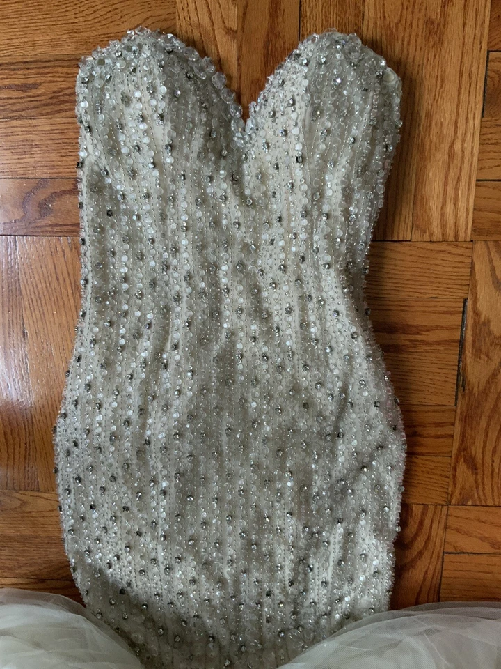 Vestido de novia Inez Di Santo Primavera 2015 Danica sin tirantes totalmente con cuentas talla 0 Foto 4 de 4