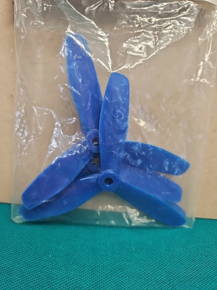 DALPROP T5045 Tri Blade Blue Propeller [4pcs] - Image 2 of 3