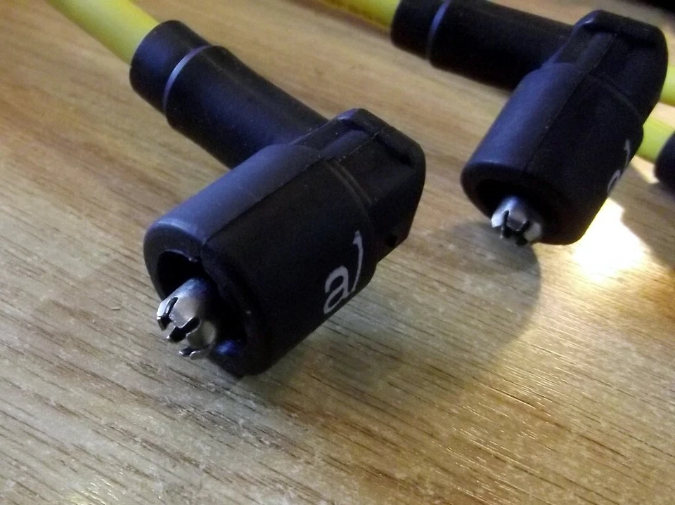 Комплект проводов HT и свечей зажигания NGK 8 мм желтые провода вилки Mazda MX5 mk2 NB 1,6 1,8 - Изображение 2 из 3