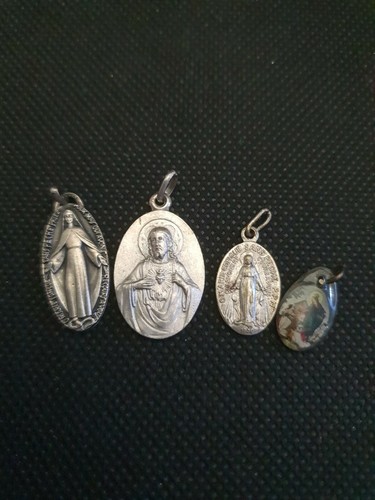 Lot D'anciennes Médailles Religieuses – Occasion – Collection