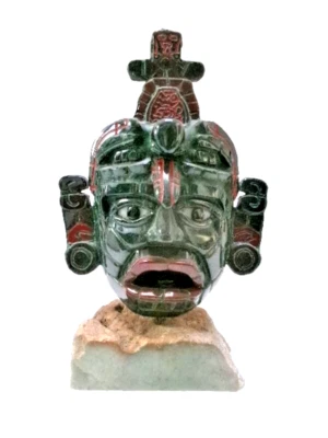 Masque funéraire Maya en jade (reproduction) - Photo 1/4