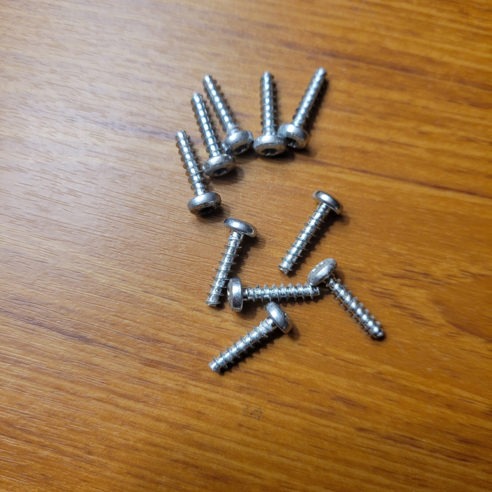 Dyson DC07 DC14 Vacuum Parts – 10 Original Torx Screws 900200-06-image
