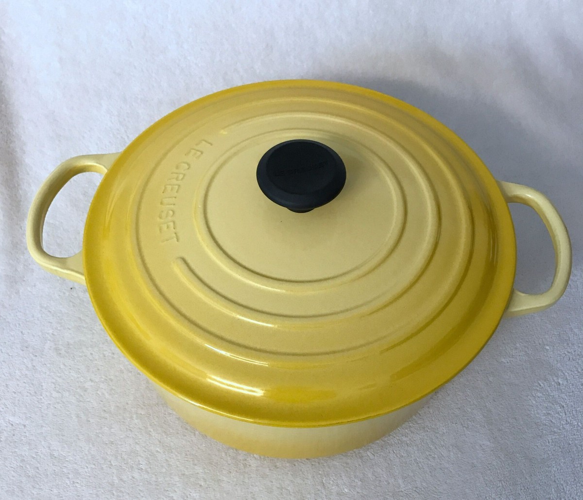 Le Creuset Round Casserole Oven 9 Qt Enameled Cast Iron Soleil