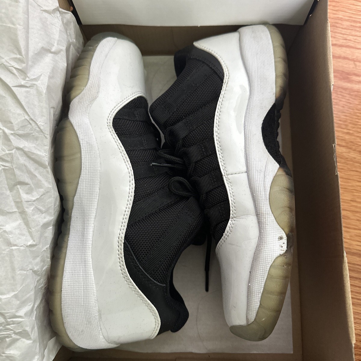 jordan 11 low size 6